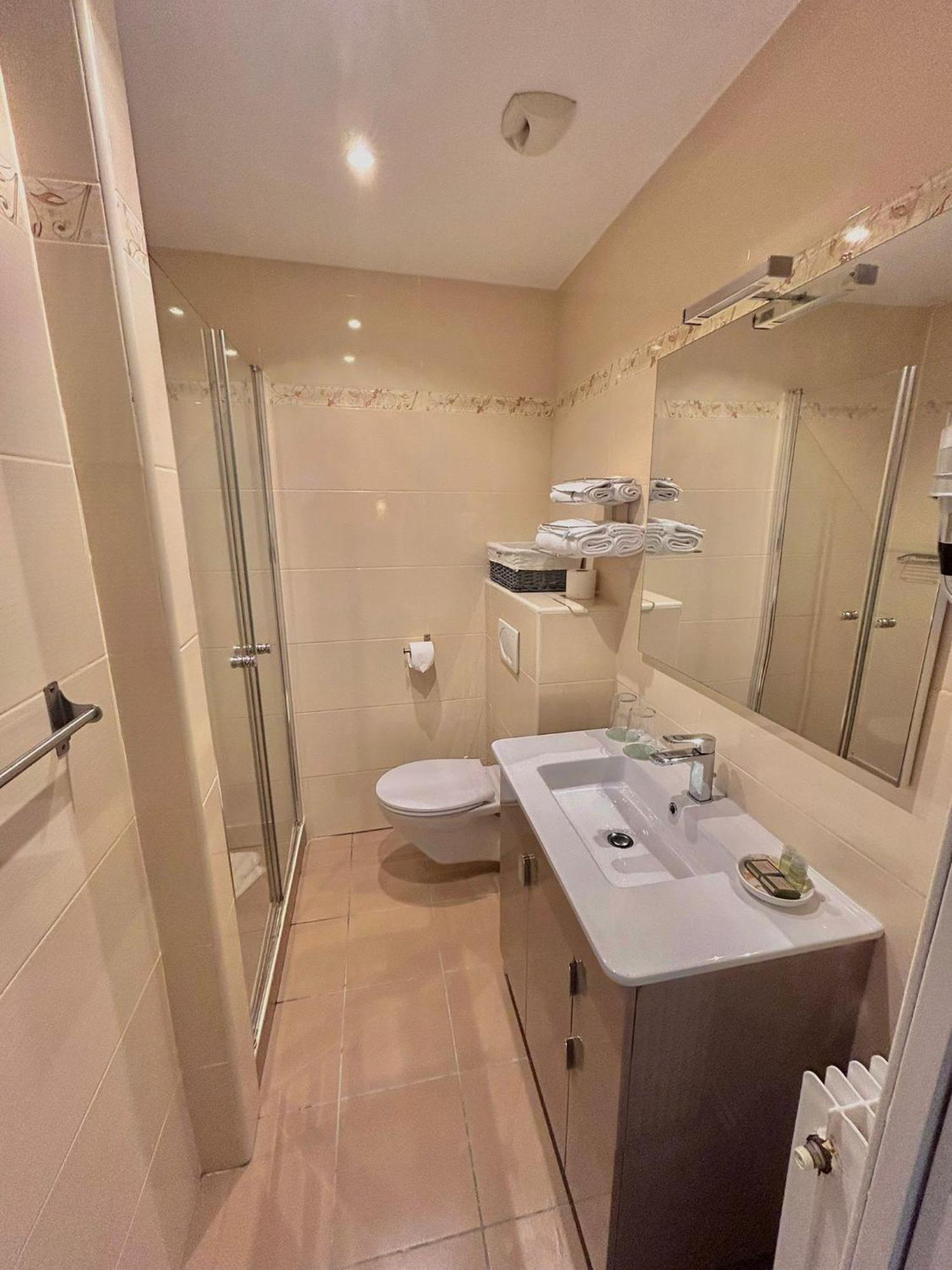 Thoiry Etoile Lodge Ngoại thất bức ảnh