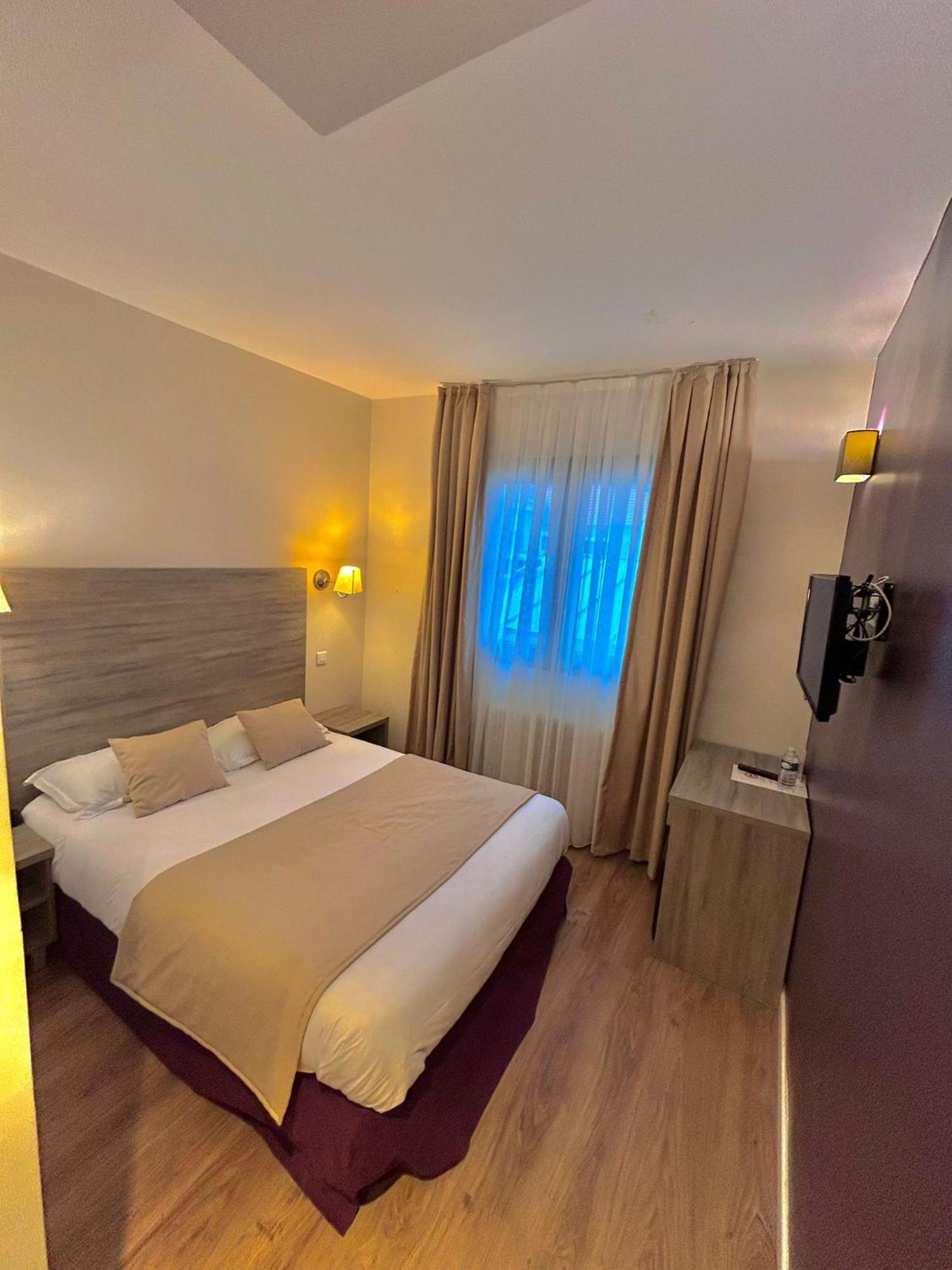 Thoiry Etoile Lodge Ngoại thất bức ảnh