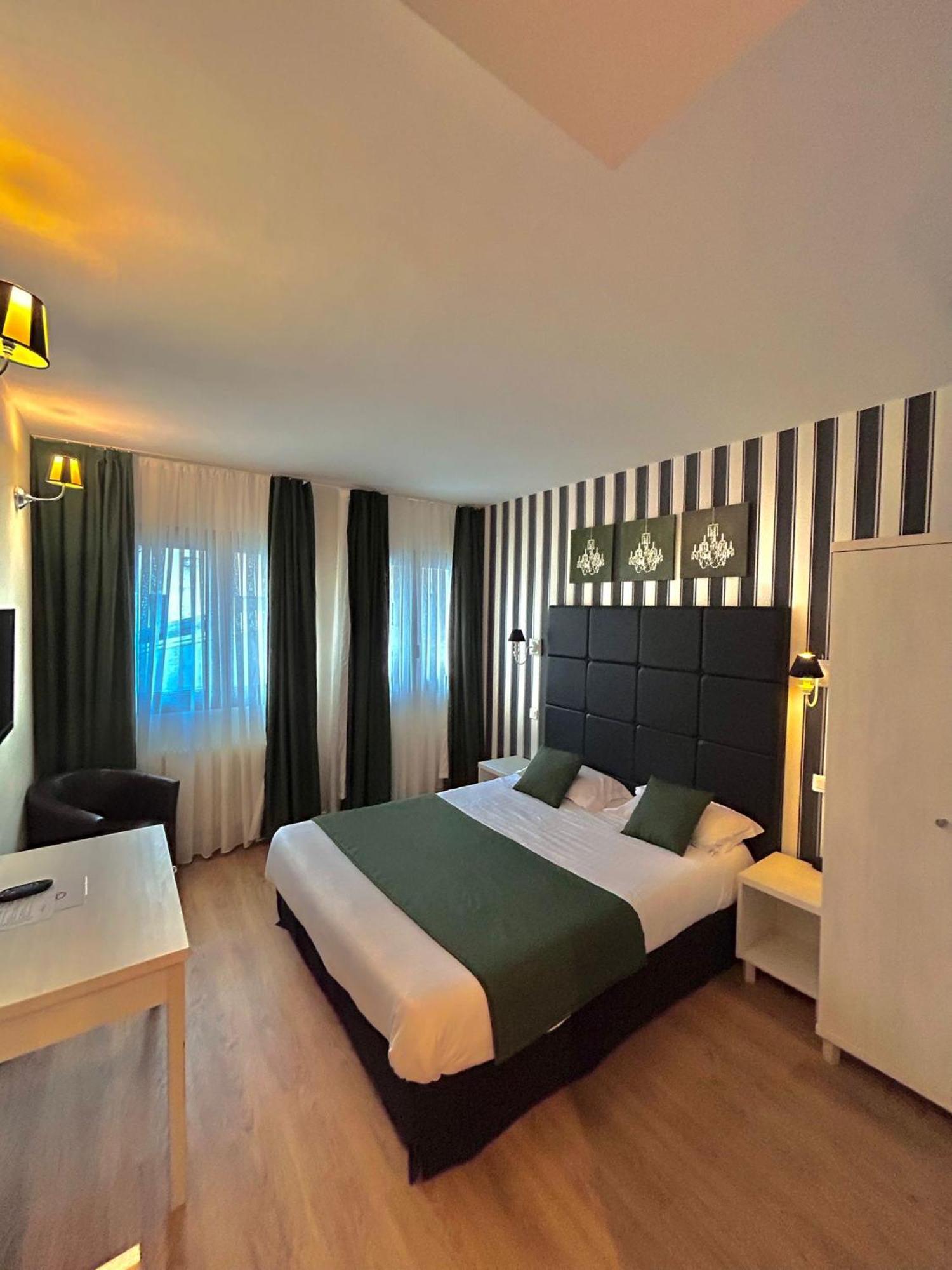 Thoiry Etoile Lodge Ngoại thất bức ảnh