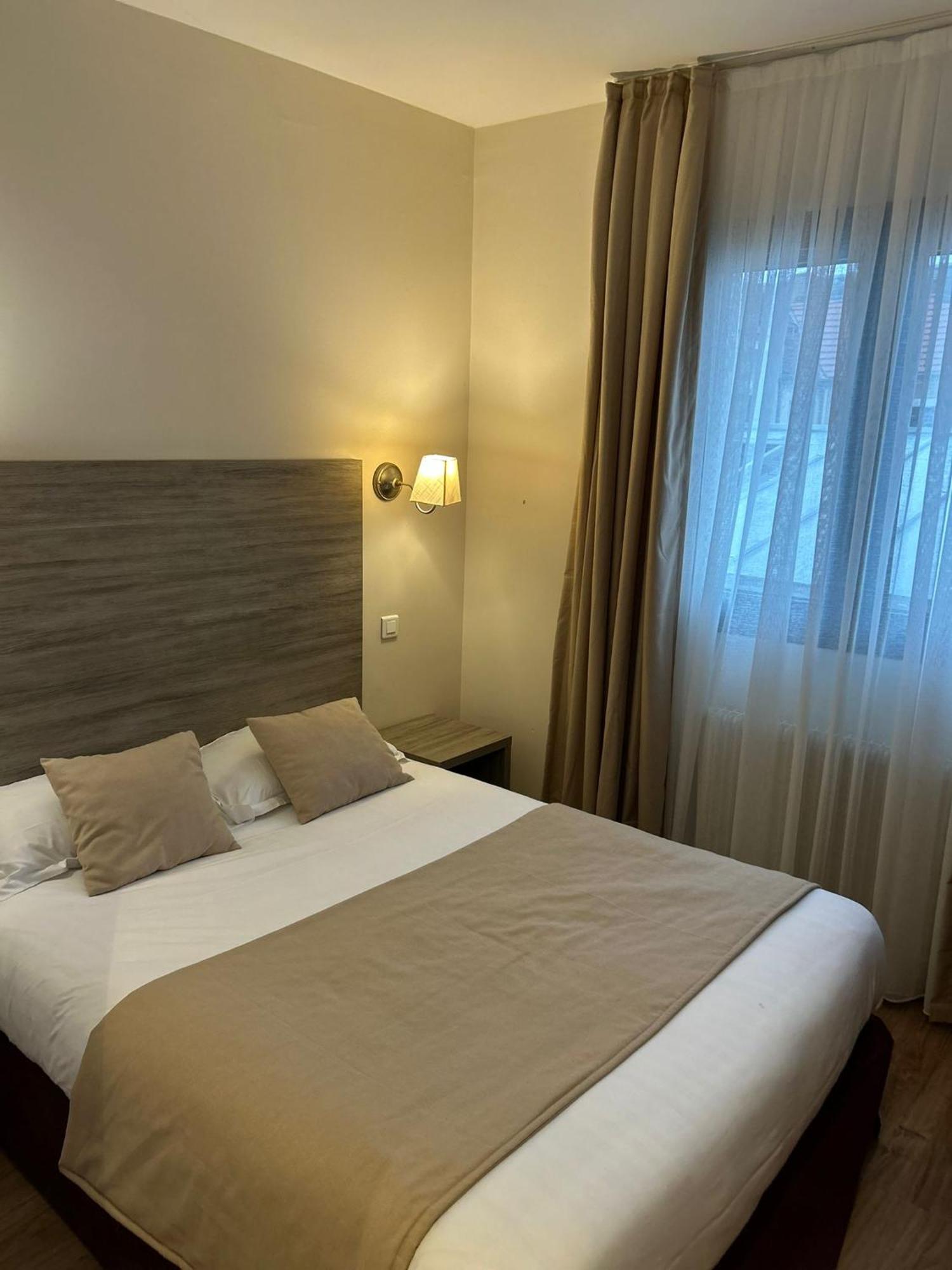 Thoiry Etoile Lodge Ngoại thất bức ảnh
