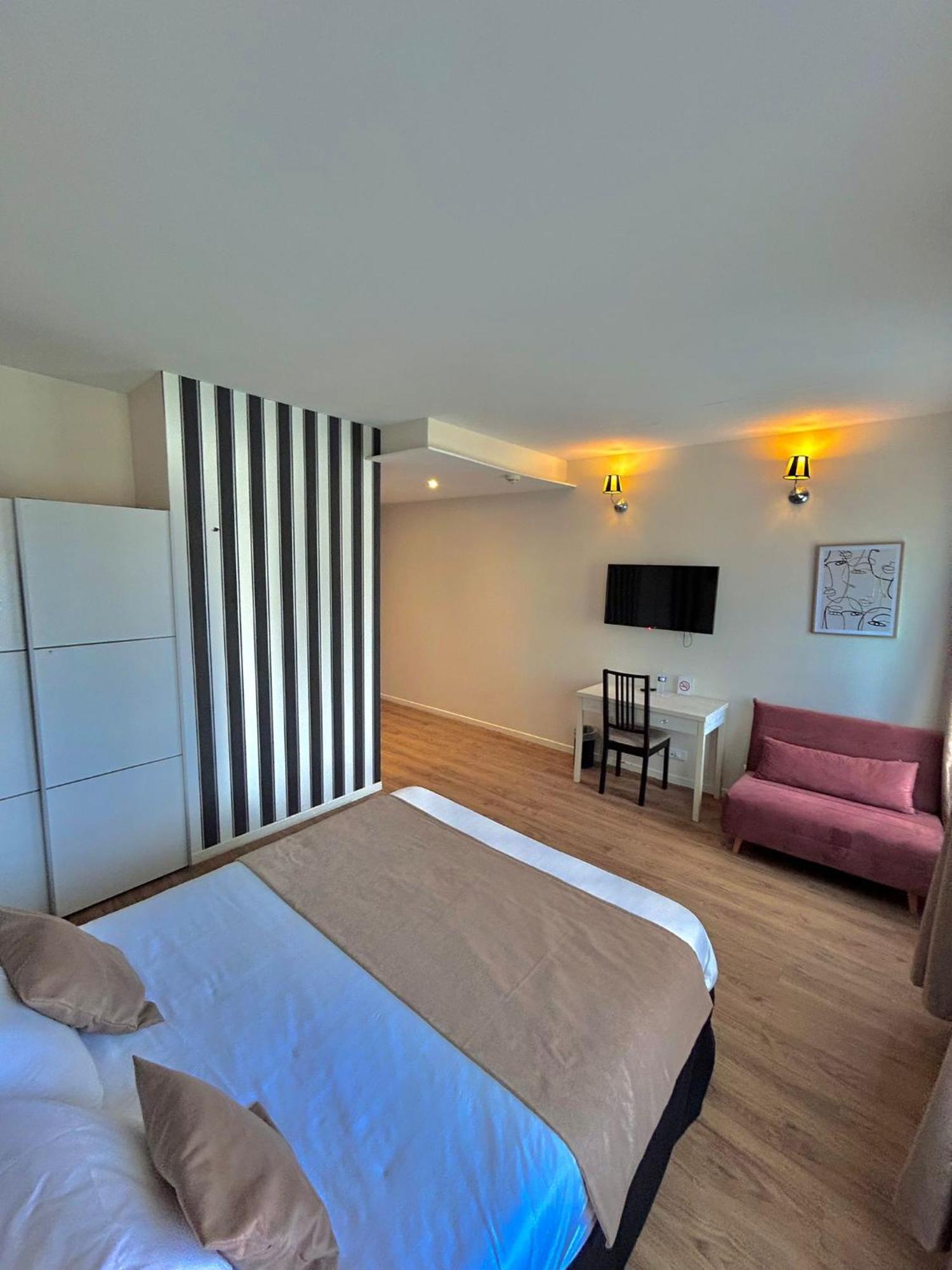 Thoiry Etoile Lodge Ngoại thất bức ảnh