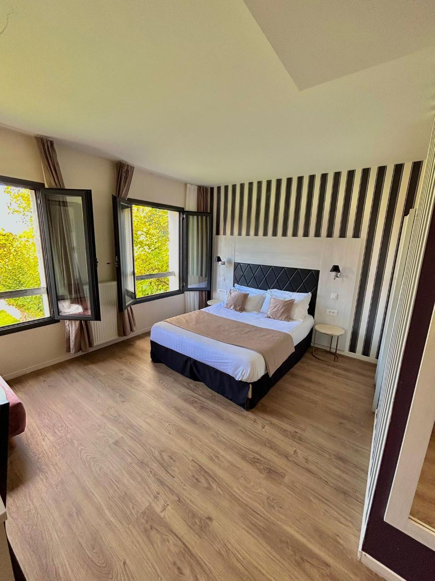 Thoiry Etoile Lodge Ngoại thất bức ảnh