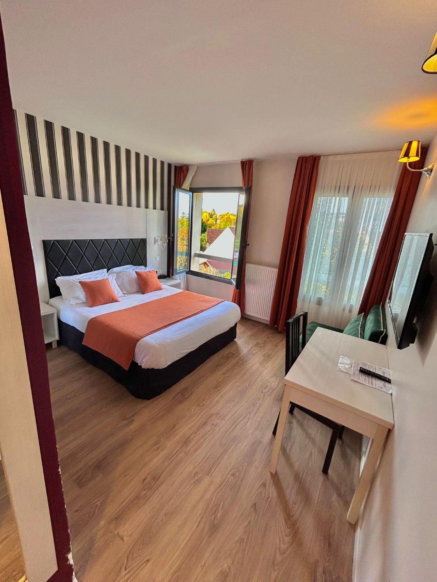 Thoiry Etoile Lodge Ngoại thất bức ảnh